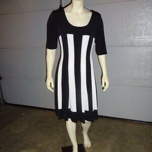 Black & White knit flare dress, Sz 14